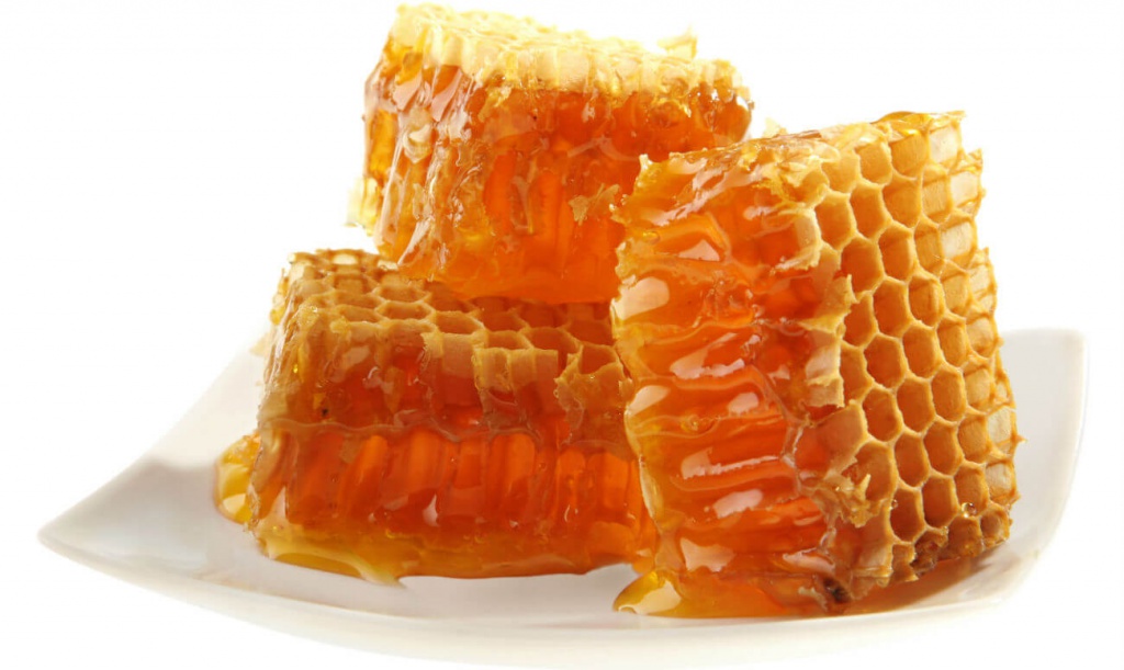 Как едят мёд в сотах (фото)